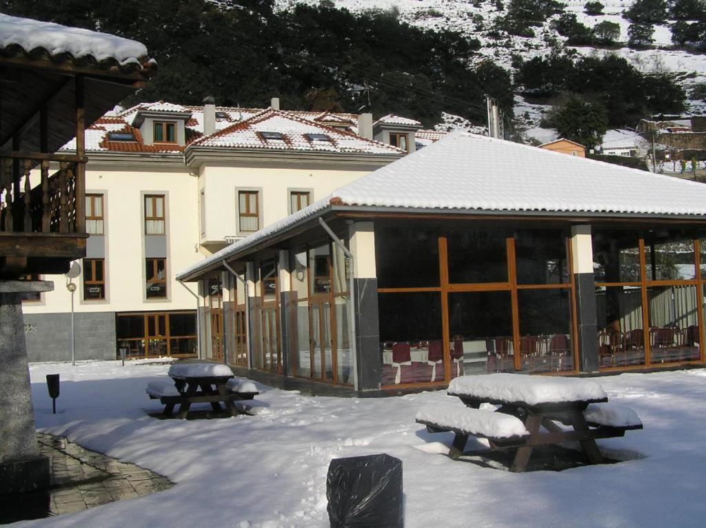 Hotel Santa Cristina Pola de Lena Exterior photo