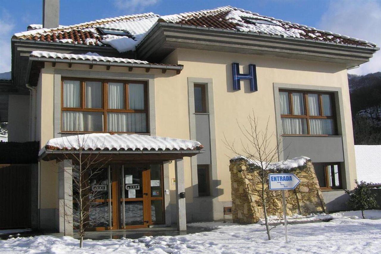 Hotel Santa Cristina Pola de Lena Exterior photo