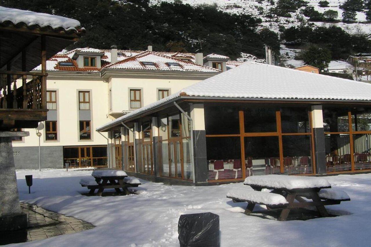 Hotel Santa Cristina Pola de Lena Exterior photo