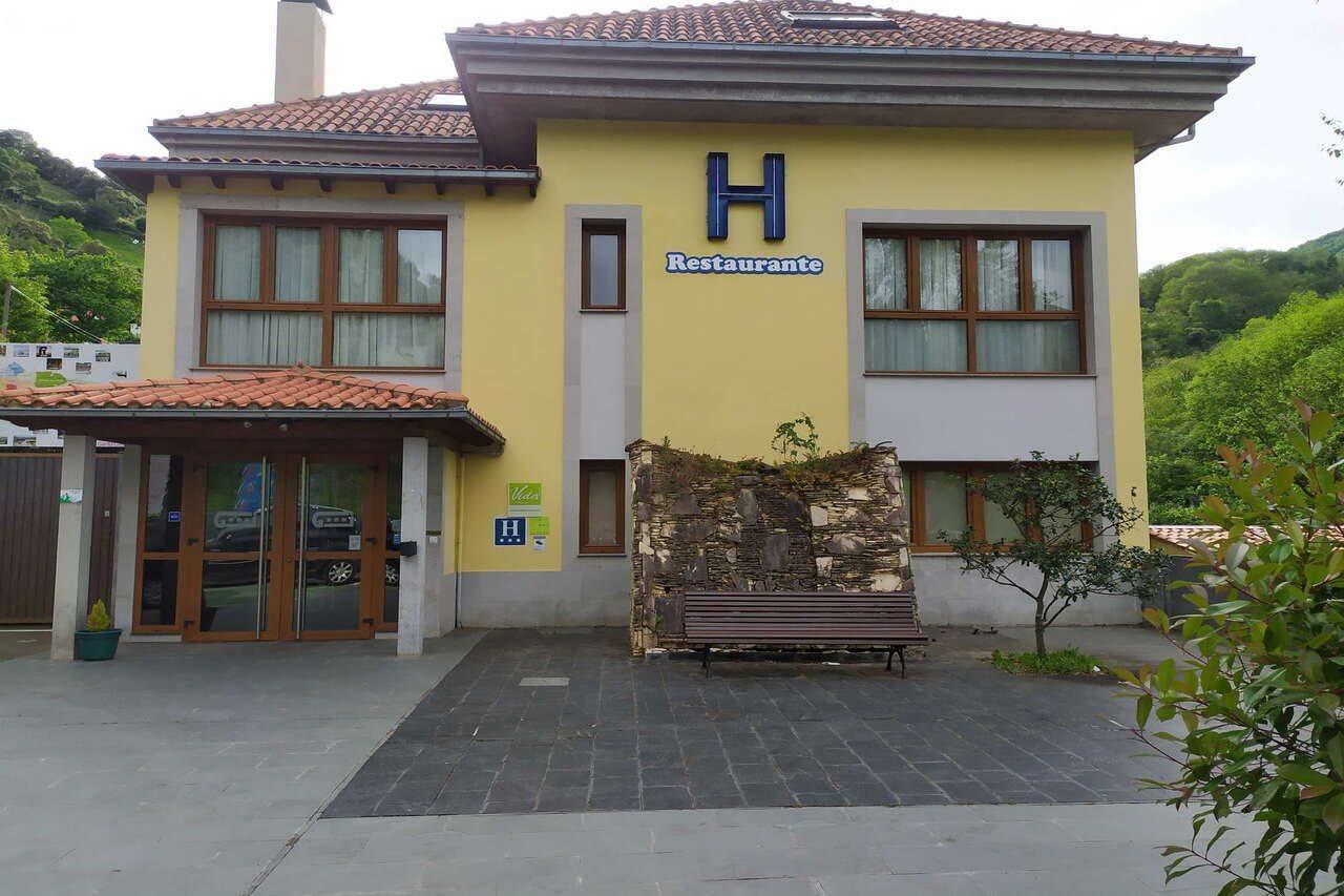 Hotel Santa Cristina Pola de Lena Exterior photo